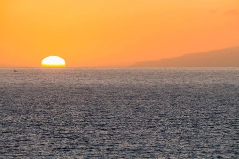 Setting sun over the sea