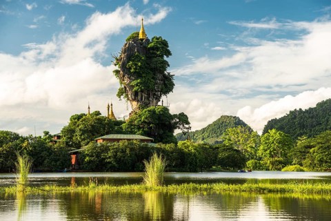 Kyauk Kalap pagoda on a rock