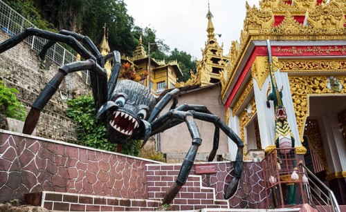 Figure of a giant spider at the entrance to Pindaya Cave