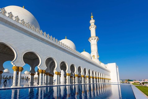 Arcades in the Sheikh Zayed Mosque