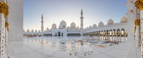 Courtyard of the Sheikh Zayed Mosque