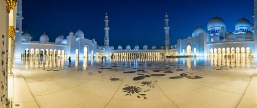 Courtyard of the Sheikh Zayed Mosque