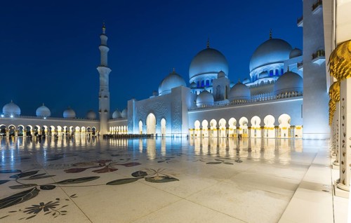 Courtyard of the Sheikh Zayed Mosque