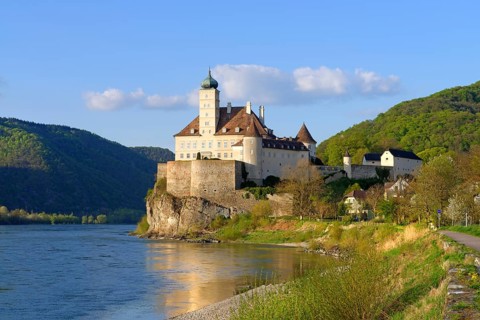 Schloss Schonbuhel overlooking the Danube