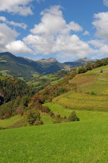 Latzfons seen from Keschtnweg trail near Pardell