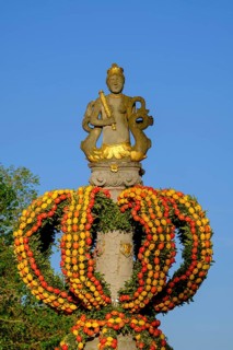 Herrenbrunnen with Easter jewellery