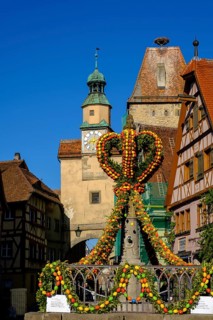 Easter Fountain at Roderbogen