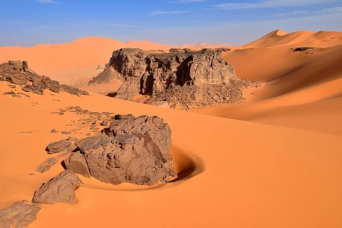Sanddunes and rock towers at Ouan Zaouatan