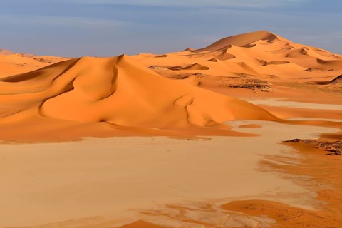 Sanddunes and claypan