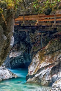 Boardwalk in the Seisenberg Gorge with Weissbach stream