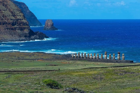 Moais at Ahu Tongariki