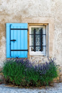 Street with a window in Saint-Remy-de-Provence