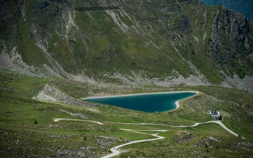 Reservoir in the shape of a heart