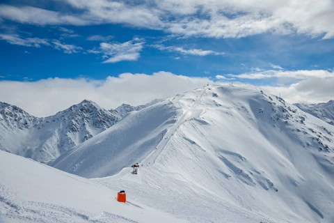Ski lift in Nauders at the Gueserkopf summit