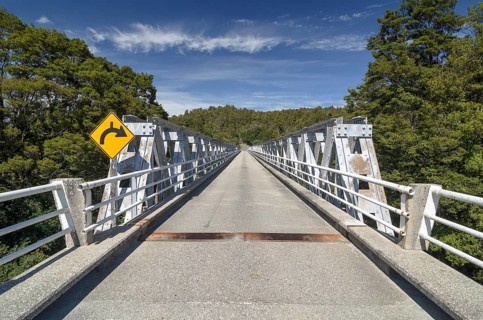 Girder bridge over Arawhata River