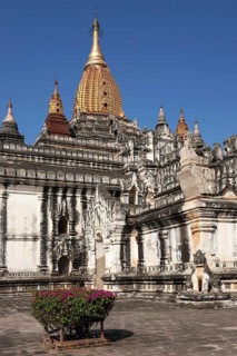 Ananda Temple with golden stupa