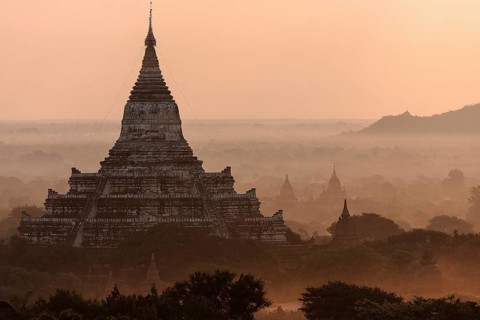Views of the Shwehsandaw Pagoda