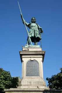Memorial to war victims