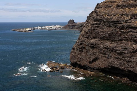 View of the rocky coast and Puerto de las Nieves