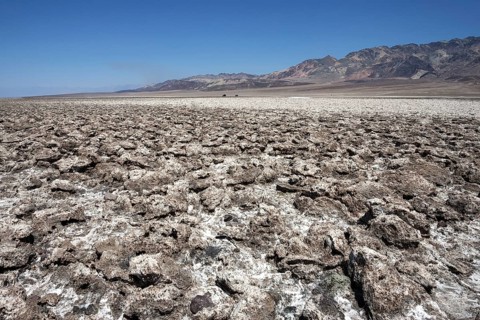 Salt structures on Devil's Golf Course