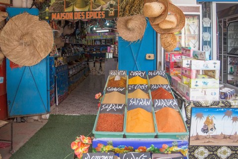 Shop with spices in Midoun