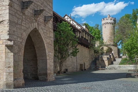Johannis tower and house on the wall
