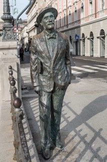 Bronze statue of writer James Joyce on the Grand Canal