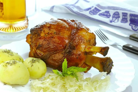 Crispy pork knuckle