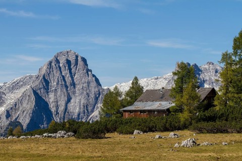 Mountain hut in front of the Spitzmauer mountain