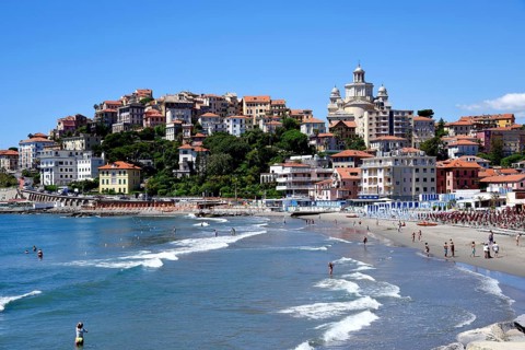 Beach at the Borgo Marina and Basilica San Maurizio