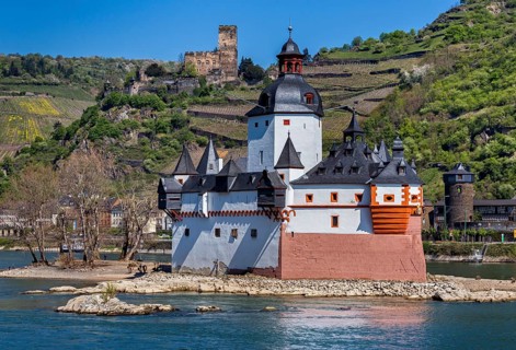 Pfalzgrafenstein Castle on Falkenau island Falkenstein in Rhein