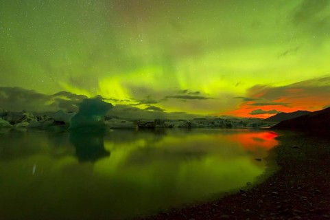 Northern lights above the lake Jokulsarlon
