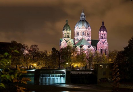 Church of St. Lukas by night