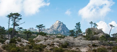 Walking path to Piscia di Gallo