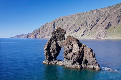 Las Playas Bay with the Roque de Bonanza rock arch