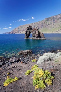 Las Playas Bay with the Roque de Bonanza rock arch