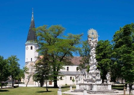 Parish Church of St. Vitus and the Holy Trinity Column on the church square