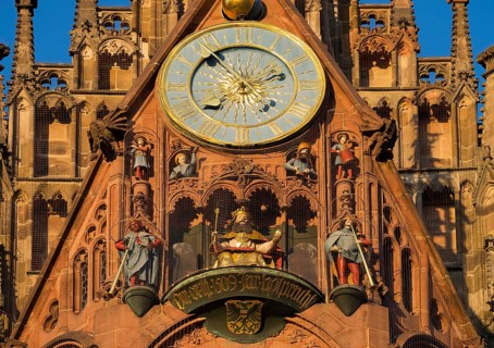 Clock and figurines