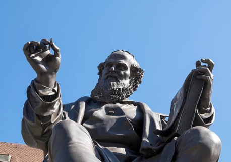 Hans-Sachs-monument on the Hans-Sachs-Platz square