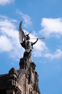 Valkyrie on the roof of the Opera House