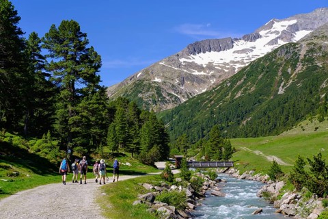 Hiking group at Zamserbach