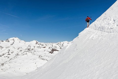 Ski tourers ascending Fineilspitze peak