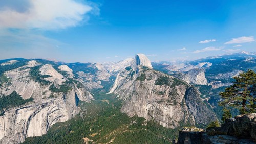 View from Glacier Point to the Yosemite Valley with Half Dome