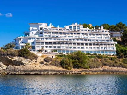 Hotel Sentido Punta del Mar on the coast of Santa Ponca