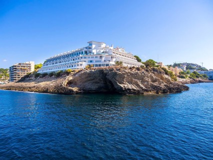 Hotel Sentido Punta del Mar on the coast of Santa Ponca