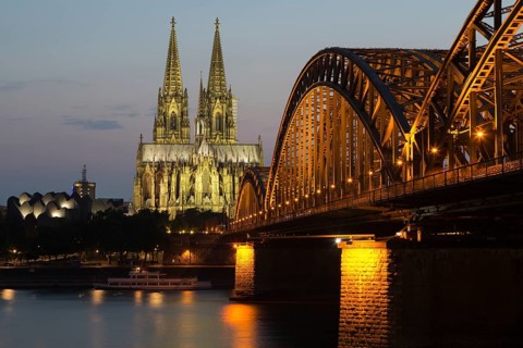 Cologne Cadral at dusk