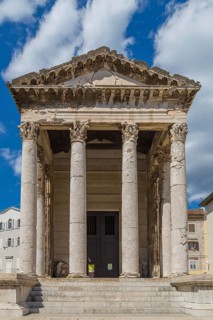 Augustus temple