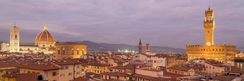 Florence cathedral and Palazzo Vecchio at dusk