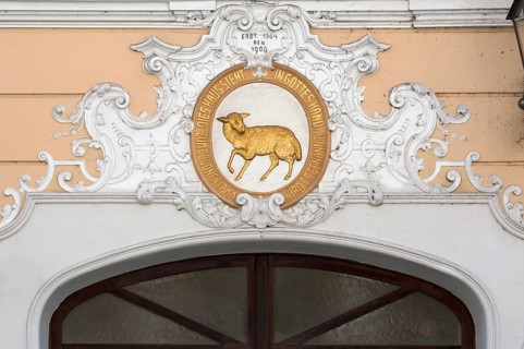 Relief over the entrance of the former Gasthaus Zum Goldenen Lamm guesthouse