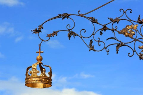 Signboard for the Gasthaus Zur Goldenen Krone
